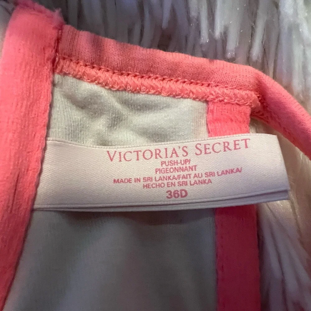 PINK Victoria Secret Bra 36D - Picture 7 of 9